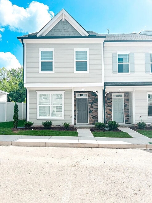 Building Photo - Room in Townhome on Old Grove Ln