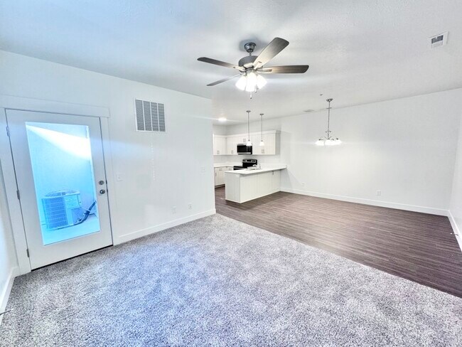 Foto del edificio - 4655 Alder Dr