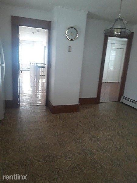 Building Photo - 2 br, 1 bath Apartment - 12 Holly Street