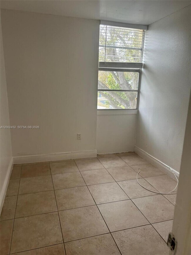 Foto del edificio - 6100 SW 68th St