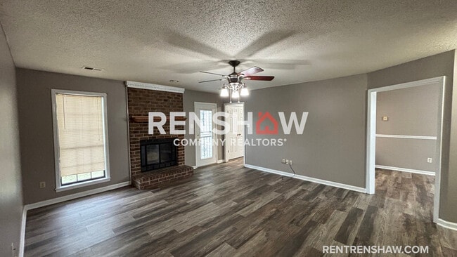 Building Photo - 2112 Pillsbury Pl