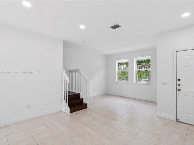 Foto del edificio - 15568 SW 39th St