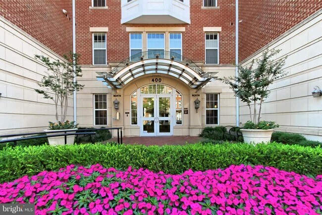 Foto del edificio - 400 Cameron Station Blvd