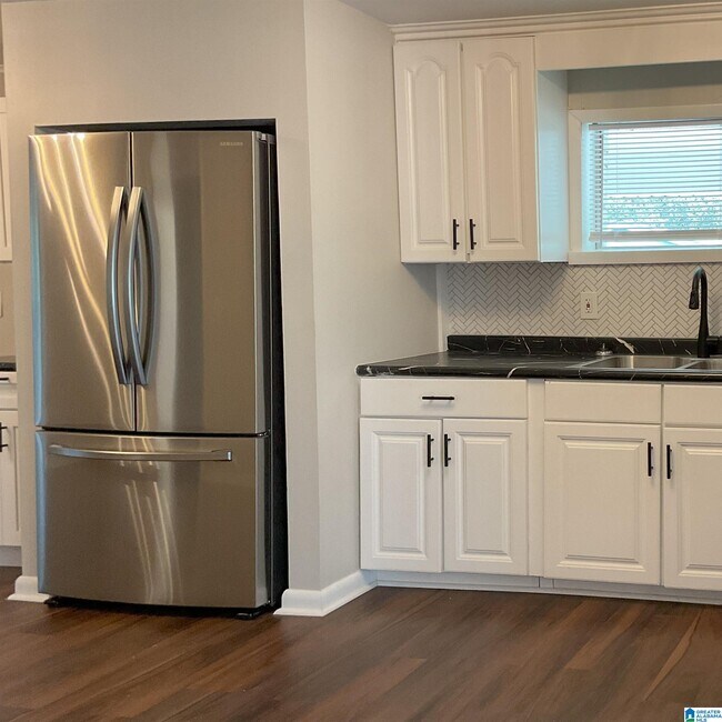 Foto del edificio - 3194 Allison-Bonnett Memorial Dr