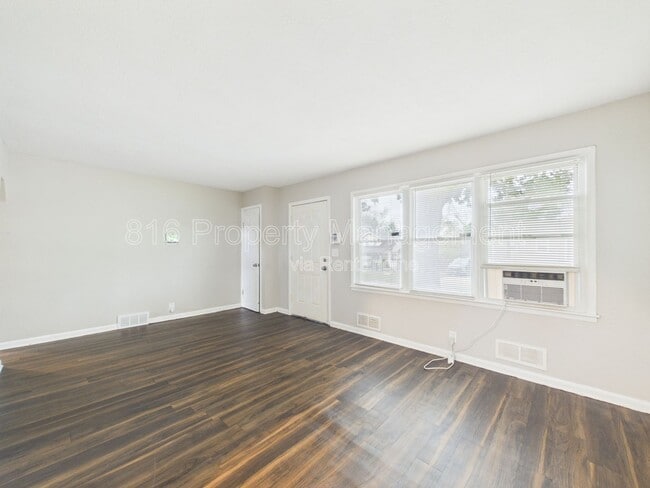 Foto del edificio - 7426 Indiana Ave
