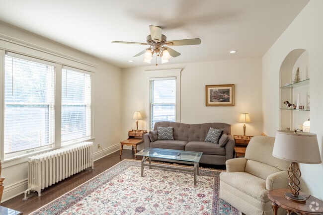 Interior Photo - 585 W Ferry St