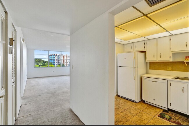 Foto del edificio - 1200 Saint Charles Pl