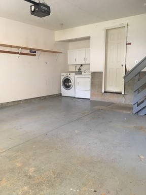 Building Photo - 1366 Oak Ridge Dr