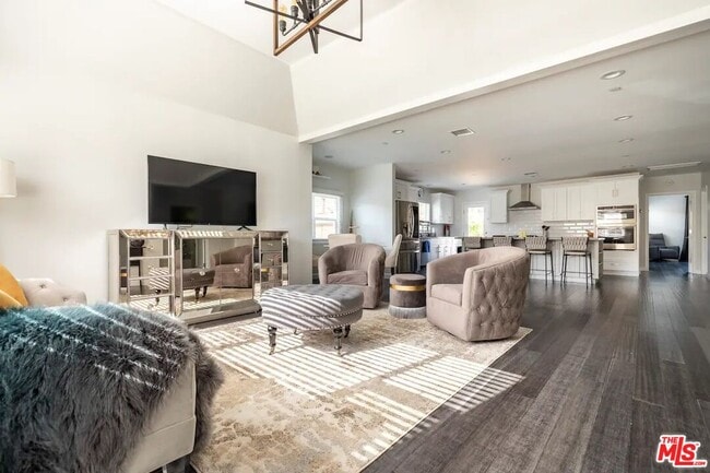 Foto del edificio - 1207 Reynolds Dr