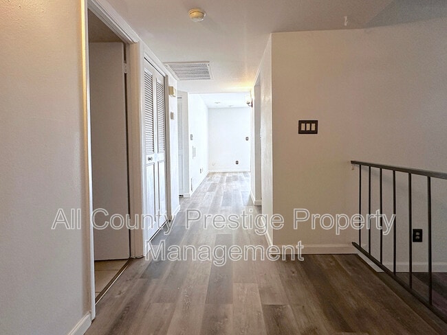 Building Photo - 3459 W Dailey St