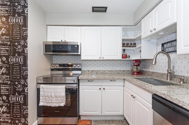 Building Photo - 13460 Old Englishtown Rd