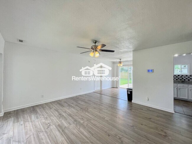 Foto del edificio - 4945 Paine Ln