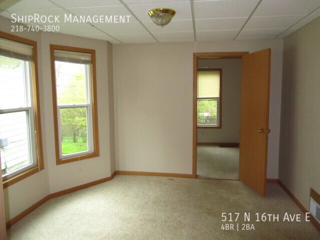 Building Photo - 517 N 16th Ave E