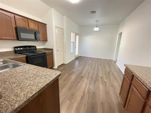 Foto del edificio - 1408 Silver Maple Ln