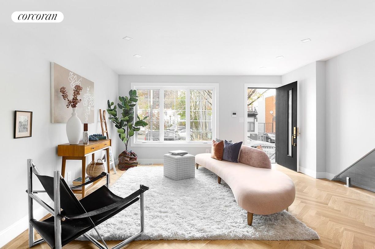 Foto principal - 456 Pulaski St