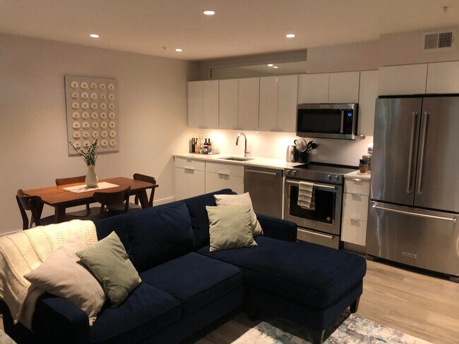 Entire Room (angle 1) - 1465 Harvard St NW