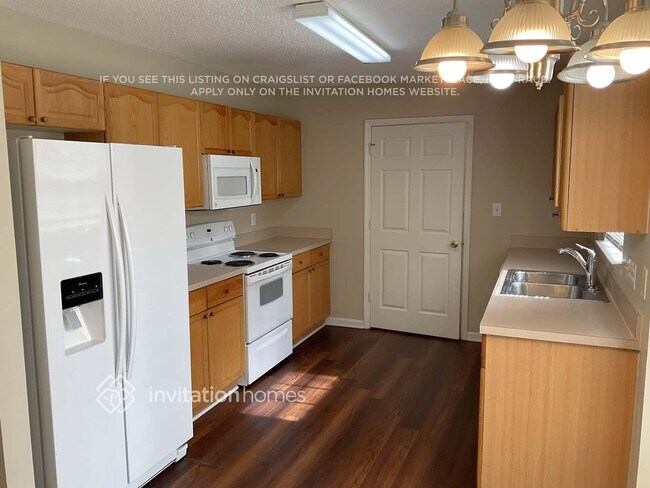 Foto del edificio - 2419 Ivy Run Dr