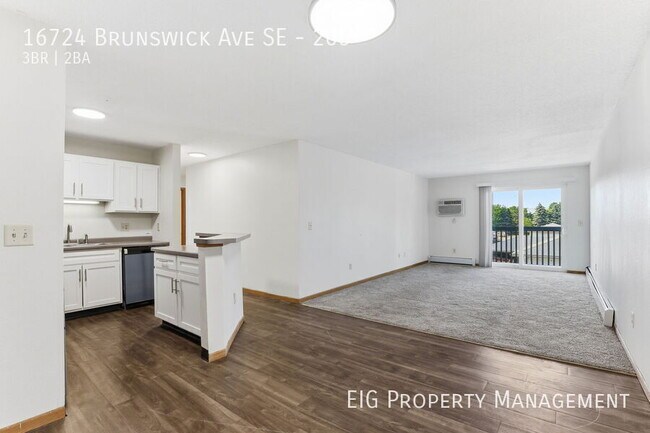 Foto del edificio - 16724 Brunswick Ave SE