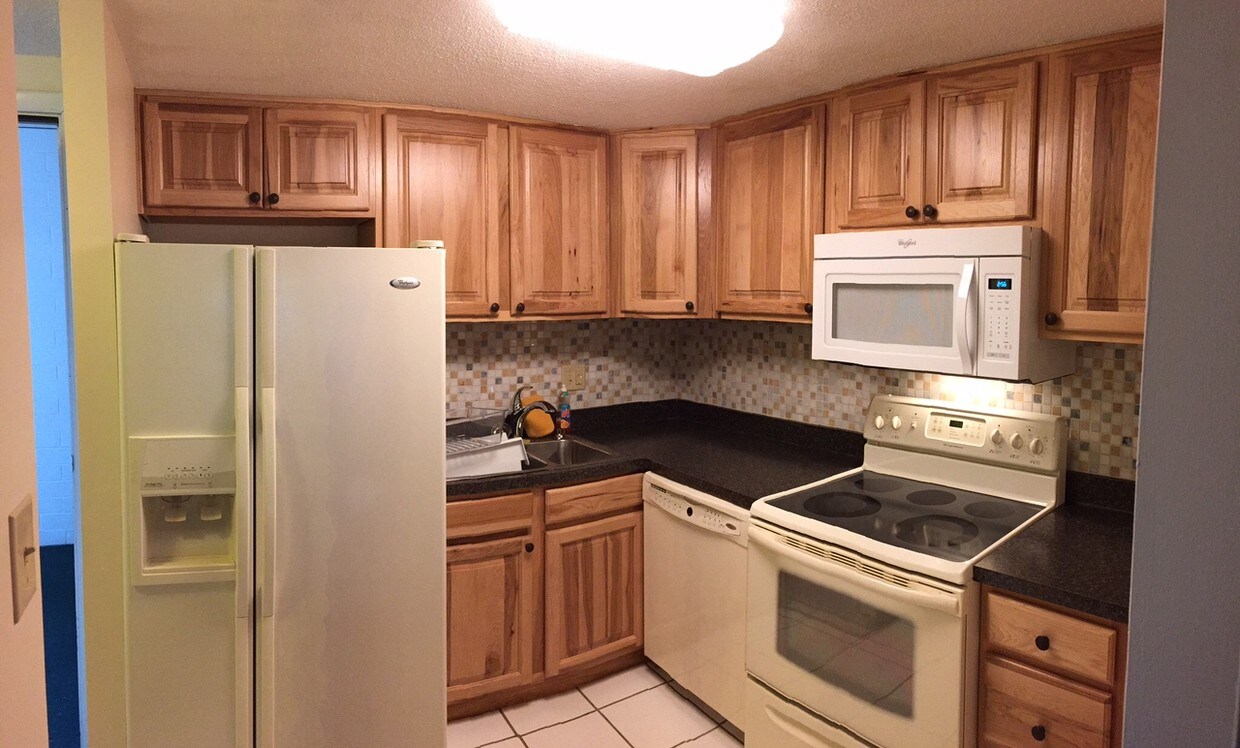 Foto principal - 2106 Kanawha Blvd E