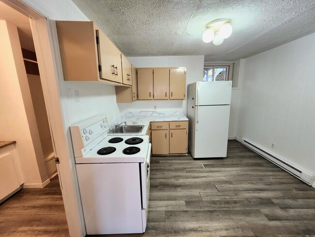 Building Photo - 260 Main St