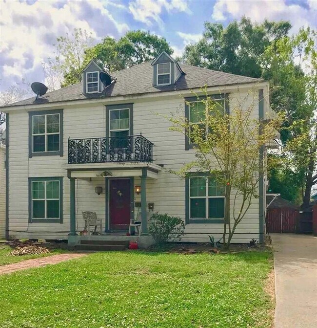 Building Photo - 2271 Harrison Ave