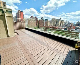 Building Photo - 323 W 96th St