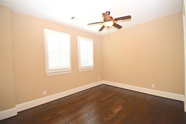 Building Photo - 139 Grace Point Dr