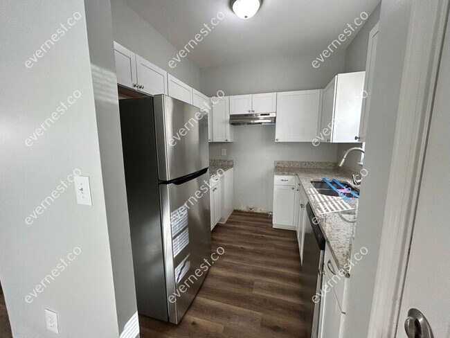 Foto del edificio - 945 N Grand Ave NW