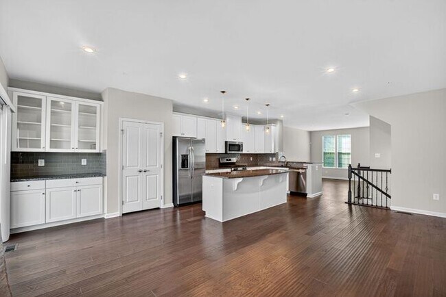 Foto del edificio - 5704 River Shark Ln