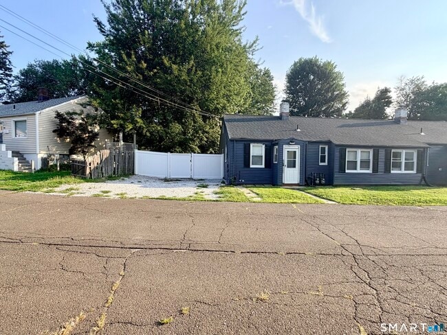 Building Photo - 68 Alexander Dr