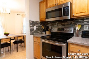 Foto del edificio - 11216 Vollmer Ln