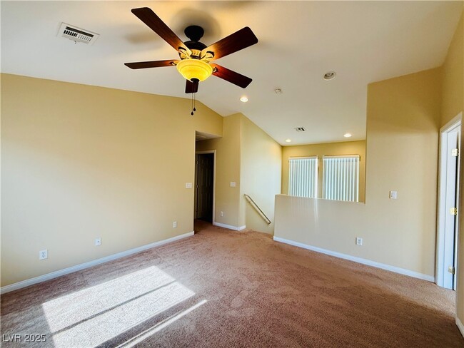 Foto del edificio - 300 Sweet Sugar Pine Dr