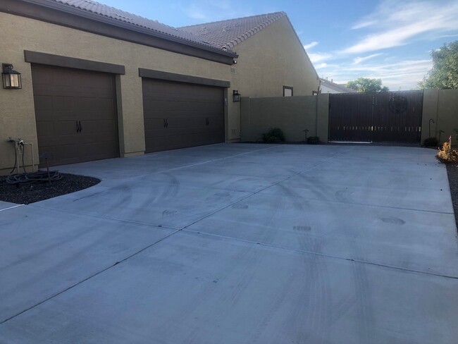 Building Photo - 4 Bedroom home in Queen Creek with Pool