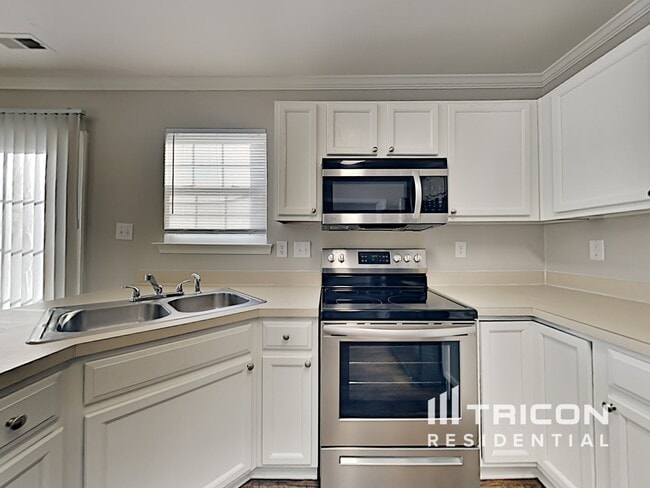 Building Photo - 712 Wilderness Trail Dr