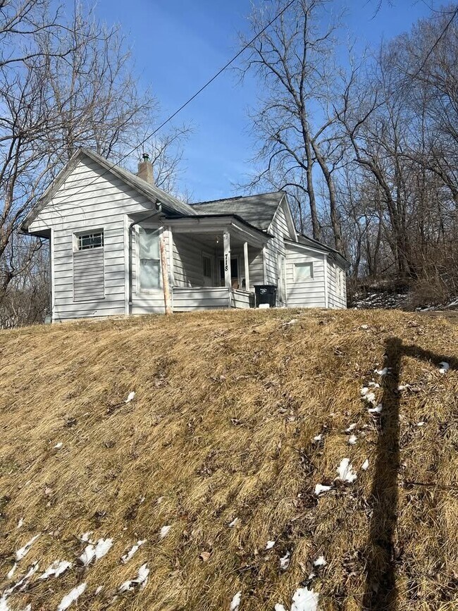 Building Photo - 718 N Wapello St.