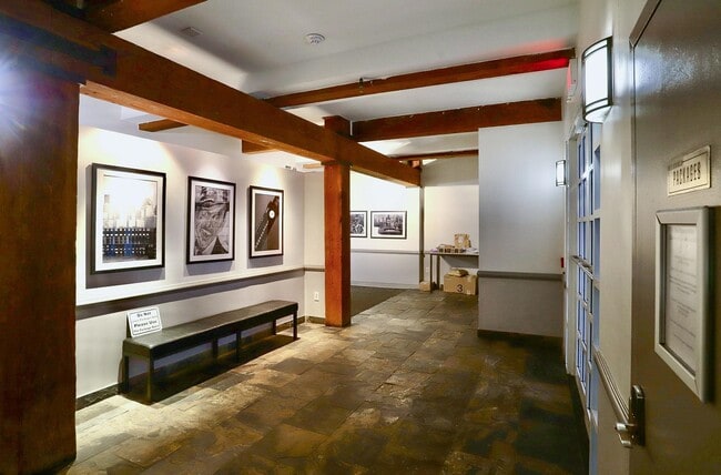 Foto del edificio - 1034 Clinton St