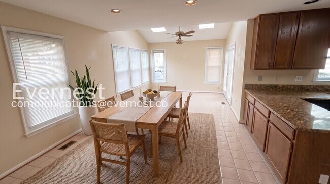 Foto del edificio - 5121 Winding Woods Dr