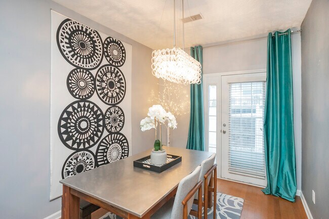 Foto del edificio - 712 Spence Enclave Ln