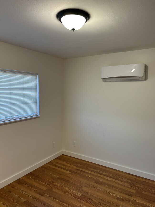 Foto del edificio - 961 Barkley Ct