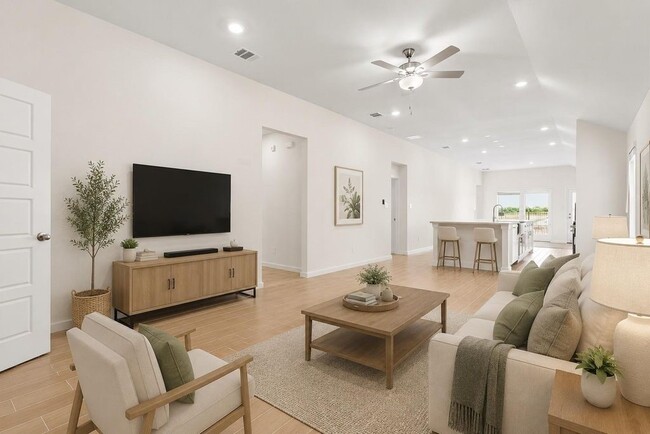 Building Photo - 6643 Escondido Dr