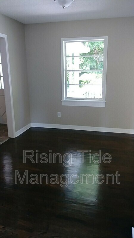 Building Photo - 816 Hillview Dr