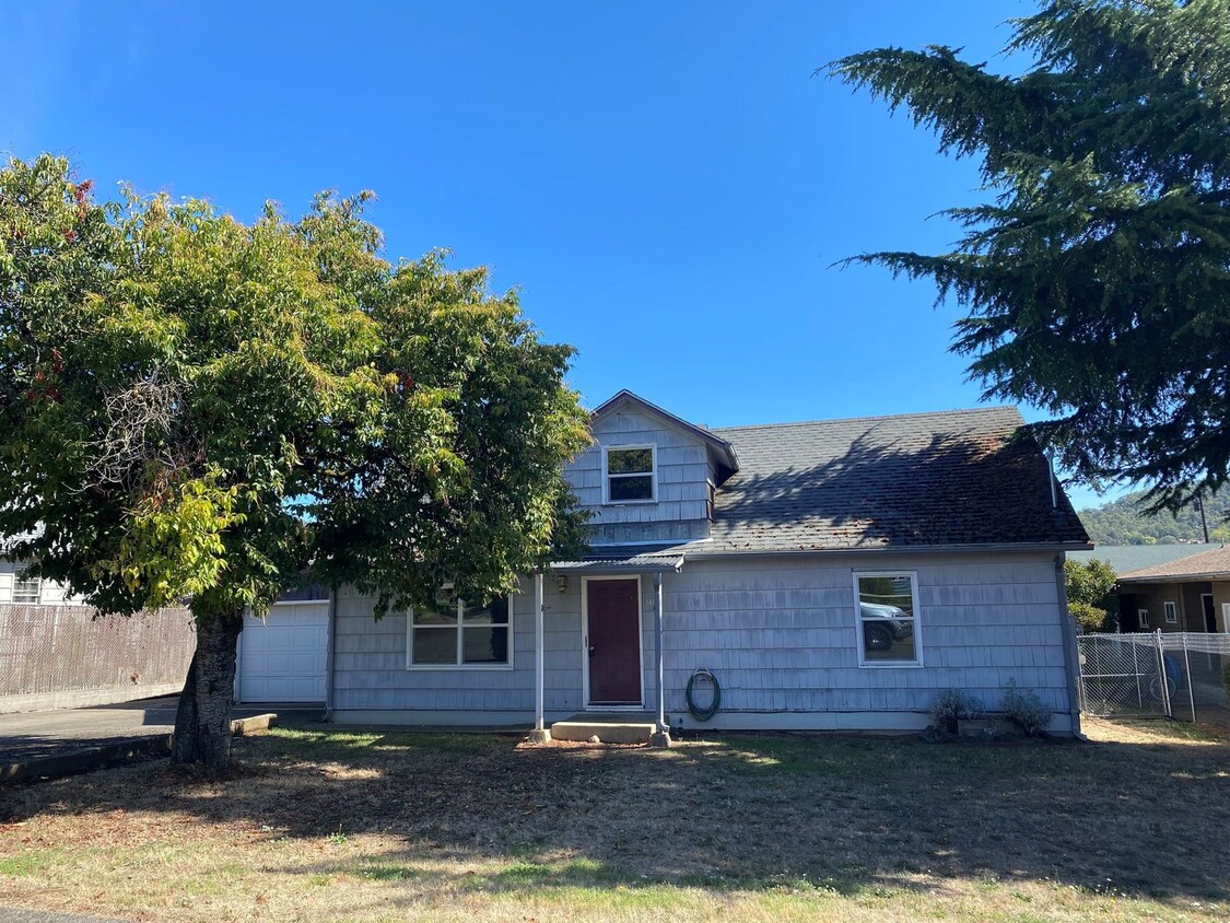 Primary Photo - 3 Bedroom with a Bonus Room!