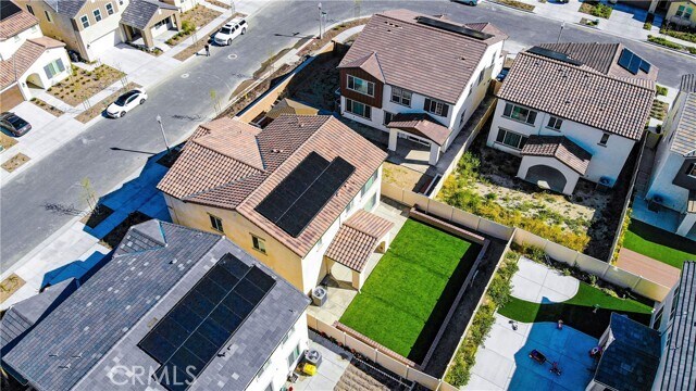 Foto del edificio - 16576 Ground Breaker Ave