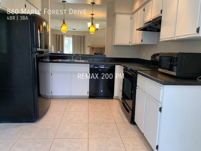 Building Photo - 860 Maple Forest Dr