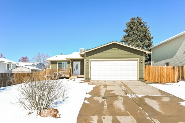 Building Photo - 19617 E Bails Pl