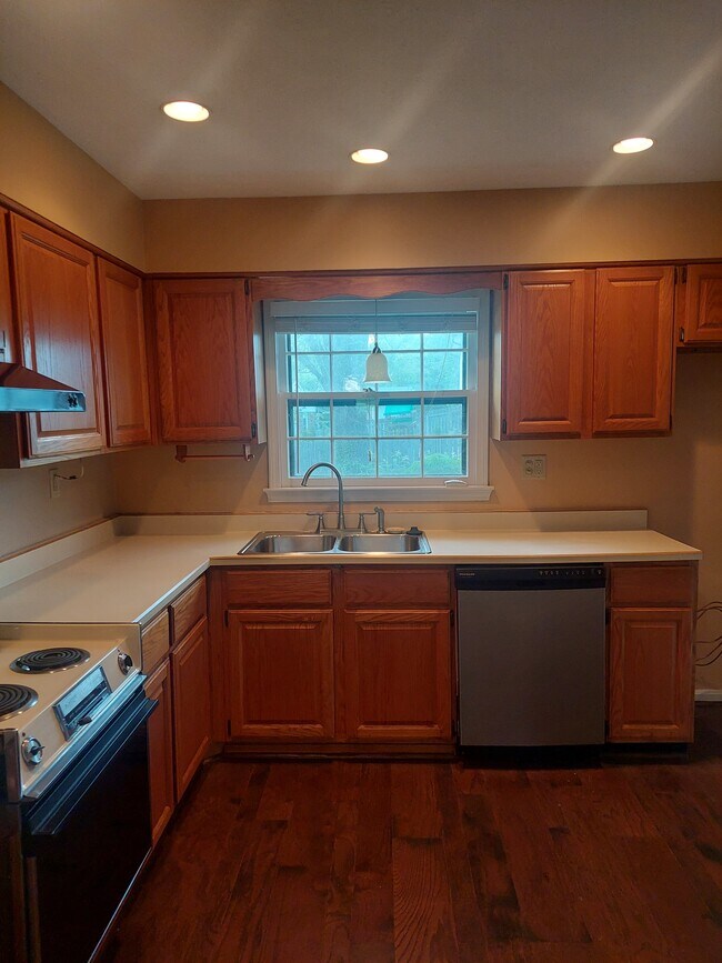Foto del edificio - 2508 Rhett Ct