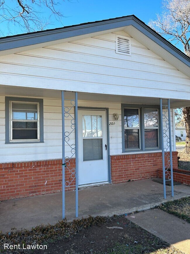 Foto del edificio - 2 br, 1.5 bath House - 201 SW 6th Street