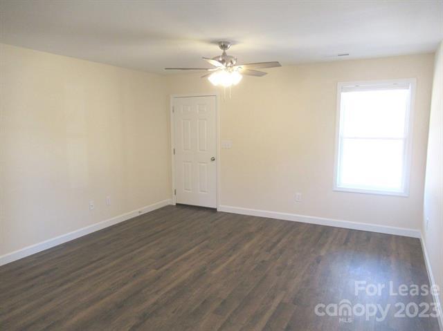 Building Photo - 3806 English Oak Dr