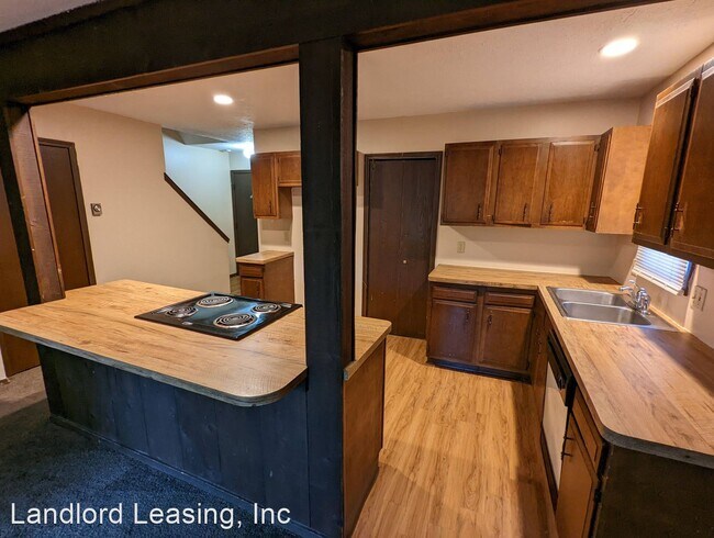 Building Photo - 2 br, 1.5 bath House - 2714 Forest Lane