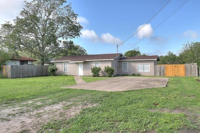 Foto del edificio - 10921 Shady Ln